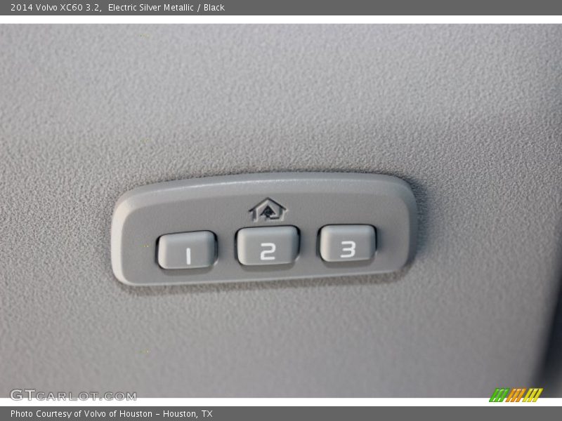 Electric Silver Metallic / Black 2014 Volvo XC60 3.2