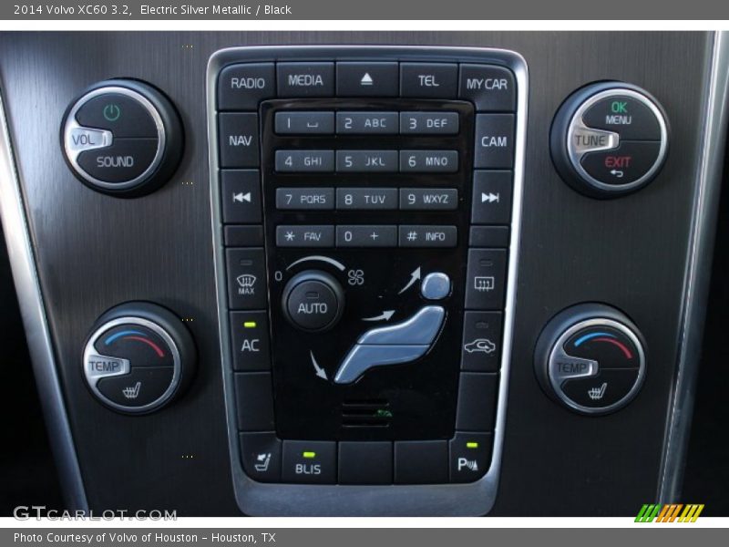 Electric Silver Metallic / Black 2014 Volvo XC60 3.2
