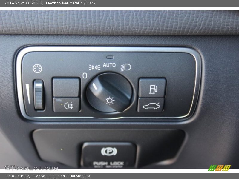 Electric Silver Metallic / Black 2014 Volvo XC60 3.2