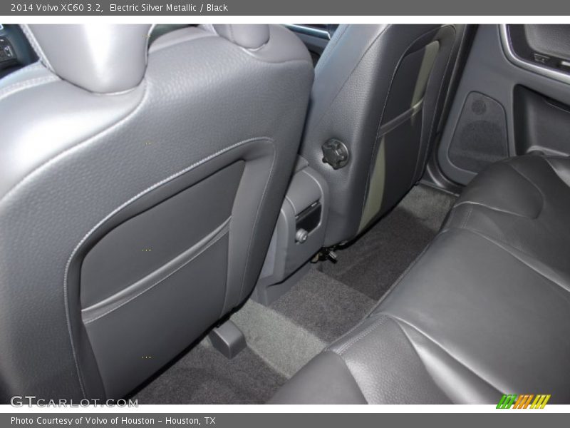 Electric Silver Metallic / Black 2014 Volvo XC60 3.2