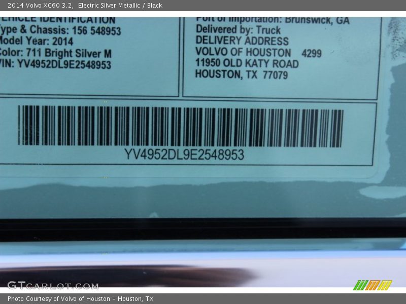 Electric Silver Metallic / Black 2014 Volvo XC60 3.2