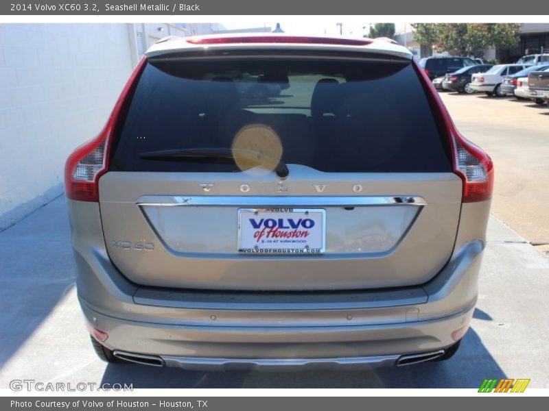 Seashell Metallic / Black 2014 Volvo XC60 3.2