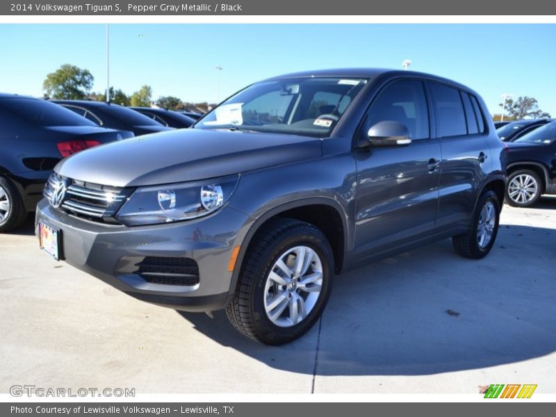Pepper Gray Metallic / Black 2014 Volkswagen Tiguan S