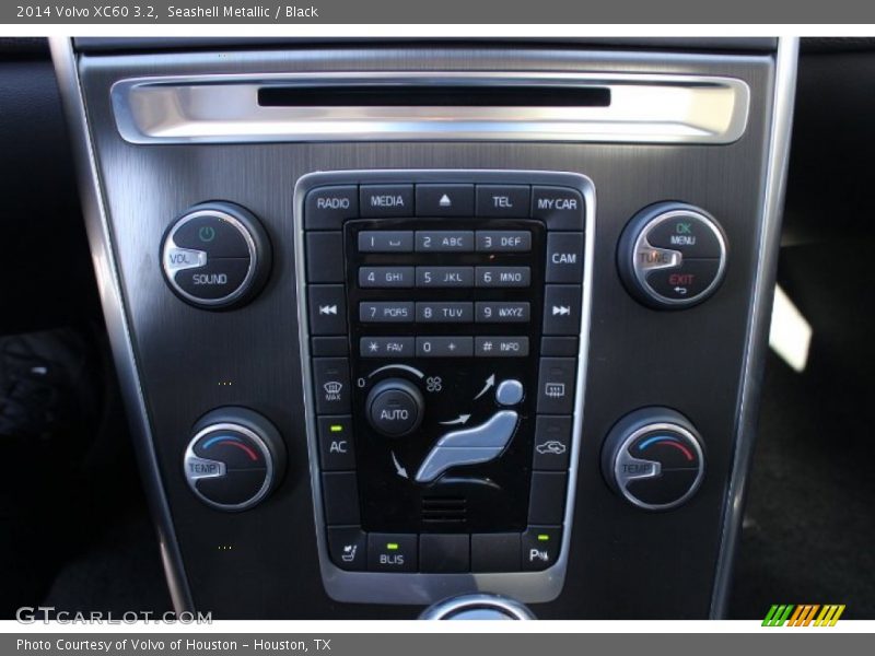 Seashell Metallic / Black 2014 Volvo XC60 3.2