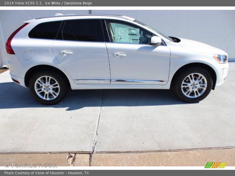 Ice White / Sandstone Beige 2014 Volvo XC60 3.2