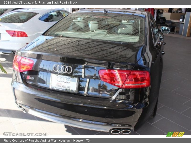 Phantom Black Pearl / Black 2014 Audi S8 quattro S