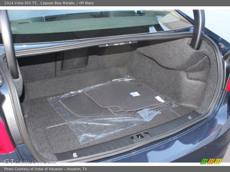 Caspian Blue Metallic / Off Black 2014 Volvo S60 T5