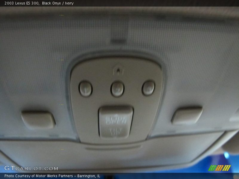 Black Onyx / Ivory 2003 Lexus ES 300