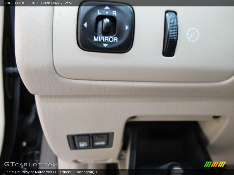 Black Onyx / Ivory 2003 Lexus ES 300