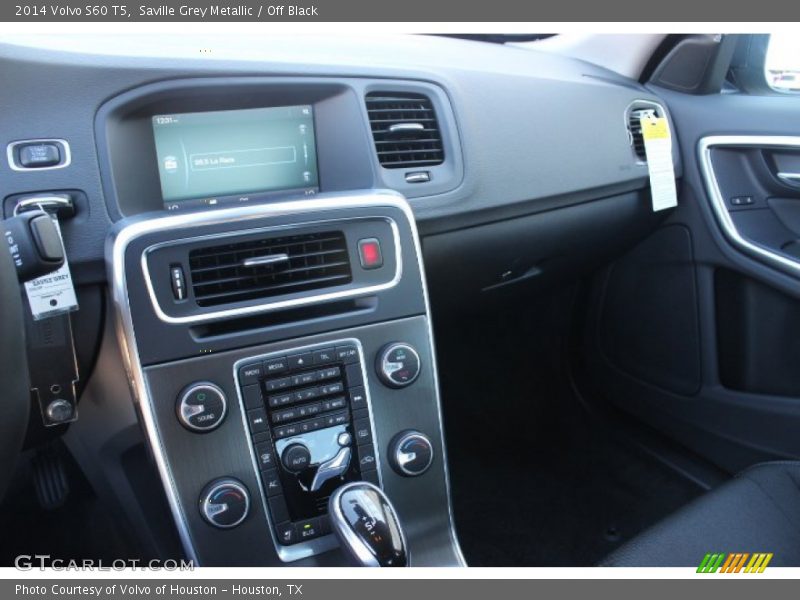 Saville Grey Metallic / Off Black 2014 Volvo S60 T5
