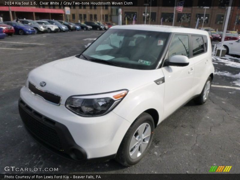 Front 3/4 View of 2014 Soul 1.6