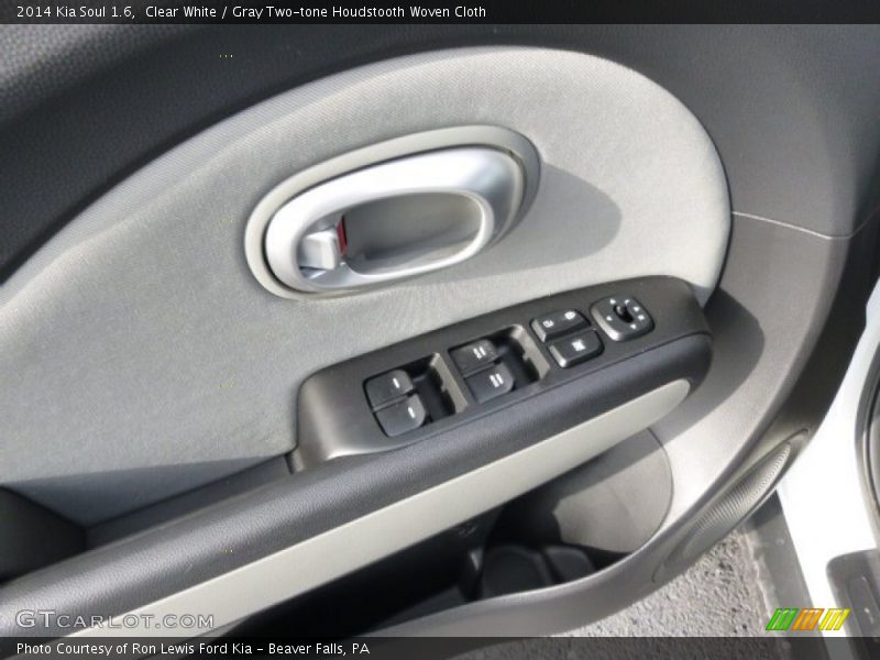 Clear White / Gray Two-tone Houdstooth Woven Cloth 2014 Kia Soul 1.6