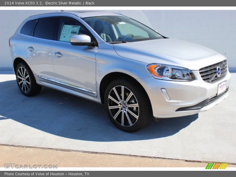 Electric Silver Metallic / Black 2014 Volvo XC60 3.2