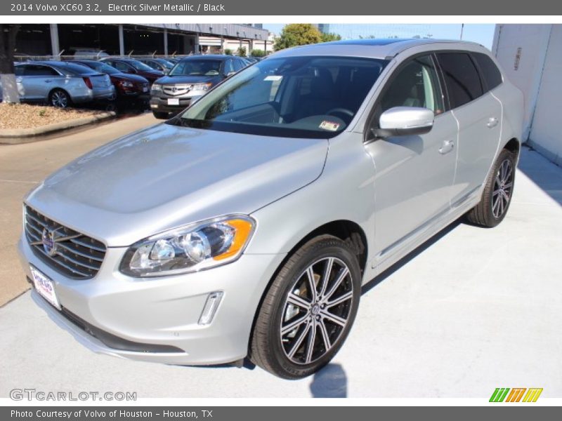 Electric Silver Metallic / Black 2014 Volvo XC60 3.2