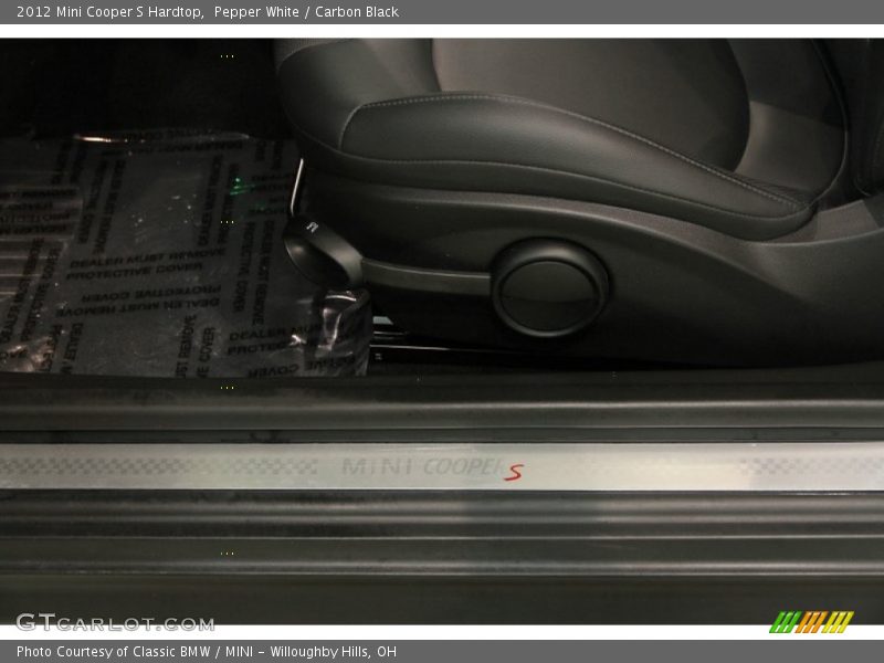 Pepper White / Carbon Black 2012 Mini Cooper S Hardtop