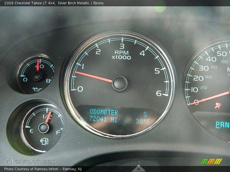 Silver Birch Metallic / Ebony 2009 Chevrolet Tahoe LT 4x4