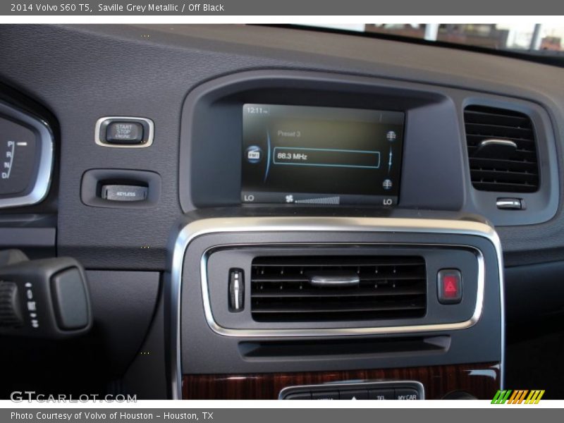 Saville Grey Metallic / Off Black 2014 Volvo S60 T5