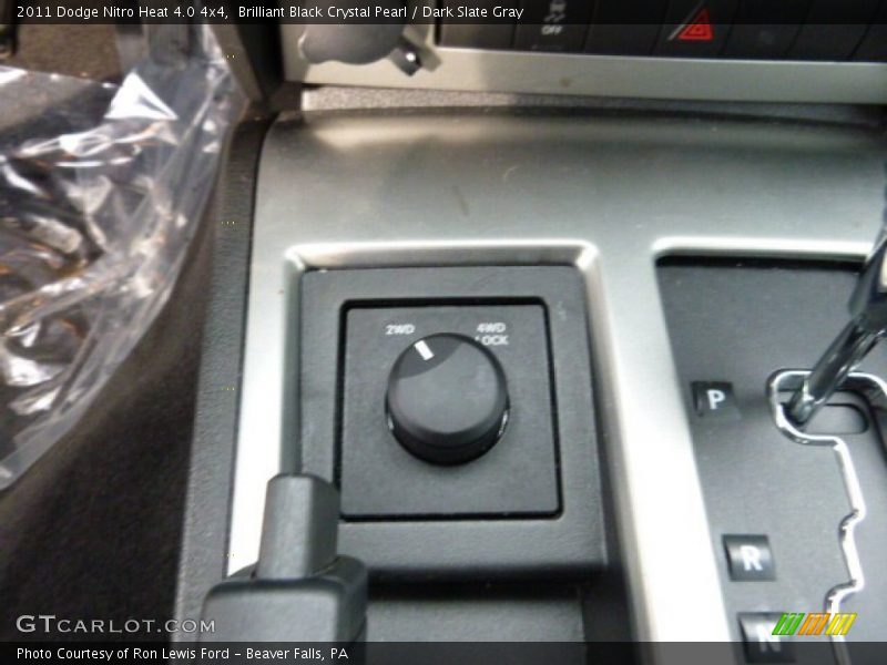 Brilliant Black Crystal Pearl / Dark Slate Gray 2011 Dodge Nitro Heat 4.0 4x4