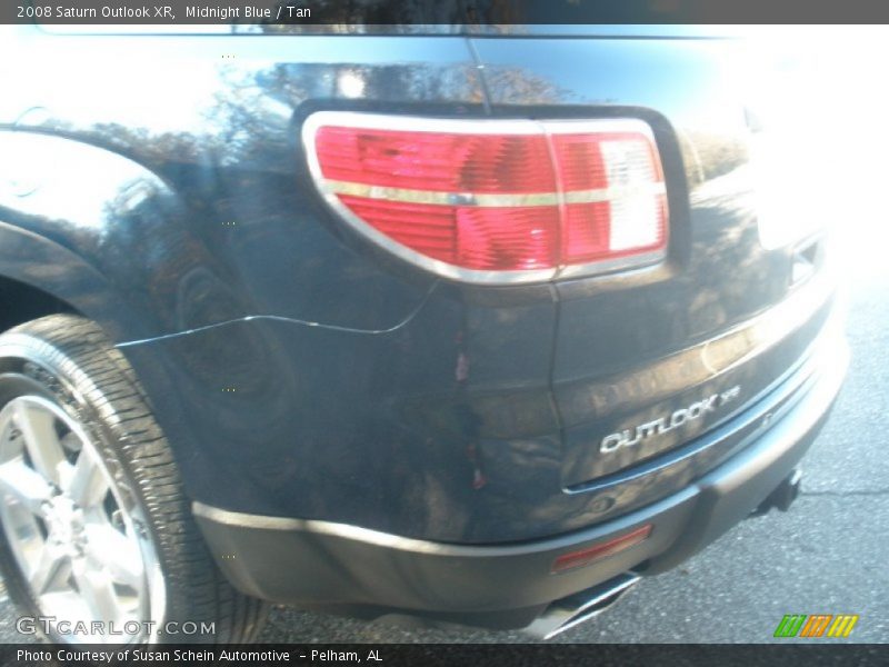 Midnight Blue / Tan 2008 Saturn Outlook XR