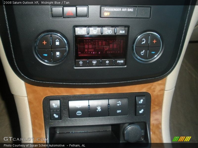 Midnight Blue / Tan 2008 Saturn Outlook XR