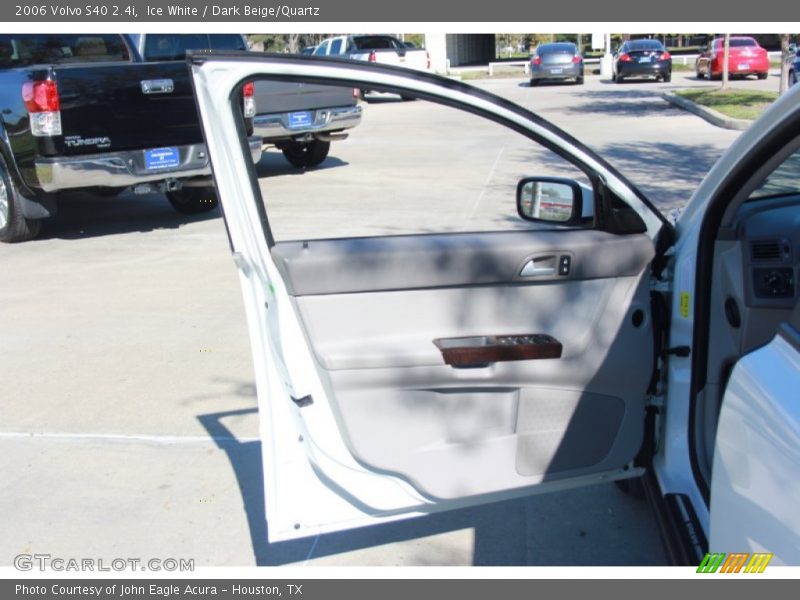 Ice White / Dark Beige/Quartz 2006 Volvo S40 2.4i