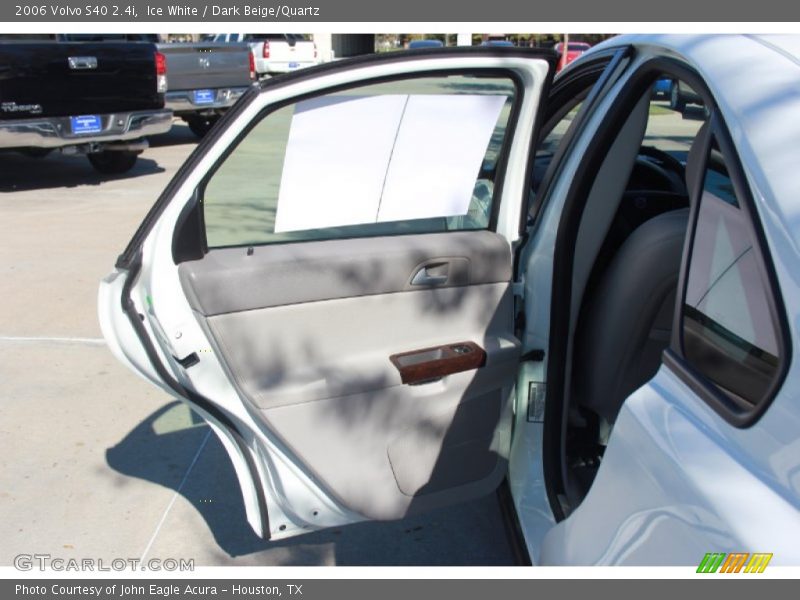 Ice White / Dark Beige/Quartz 2006 Volvo S40 2.4i