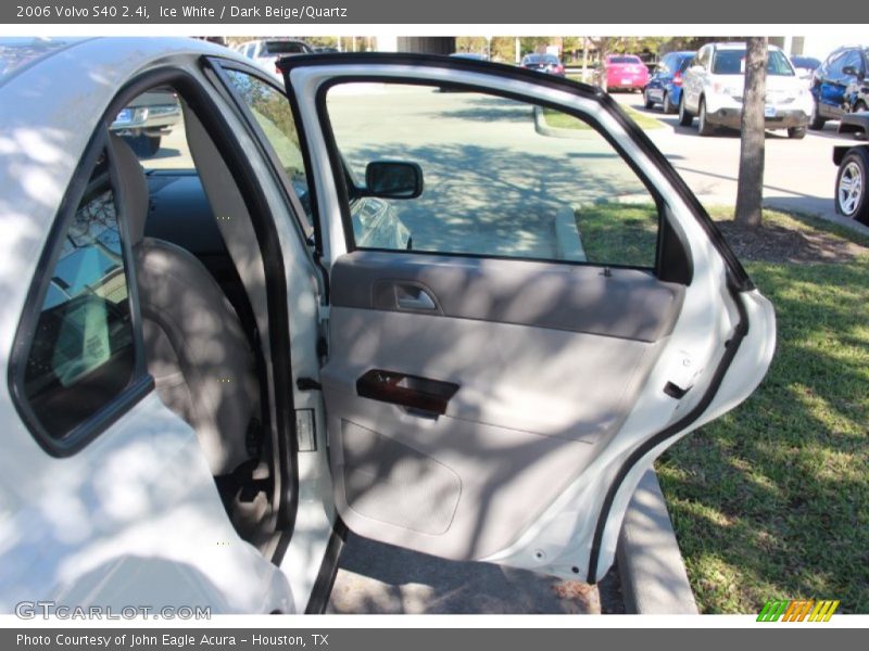 Ice White / Dark Beige/Quartz 2006 Volvo S40 2.4i
