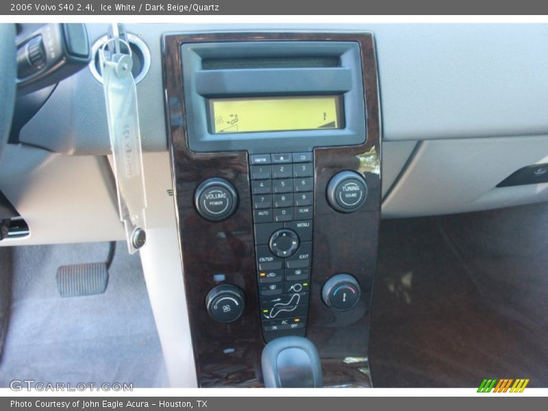 Ice White / Dark Beige/Quartz 2006 Volvo S40 2.4i