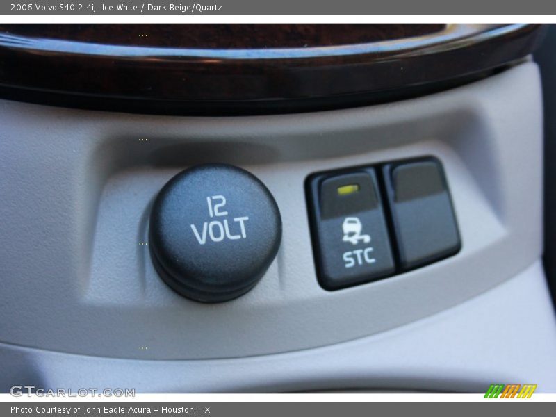 Ice White / Dark Beige/Quartz 2006 Volvo S40 2.4i