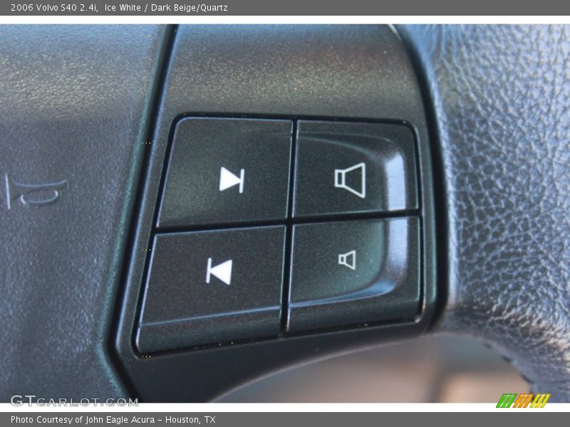 Ice White / Dark Beige/Quartz 2006 Volvo S40 2.4i