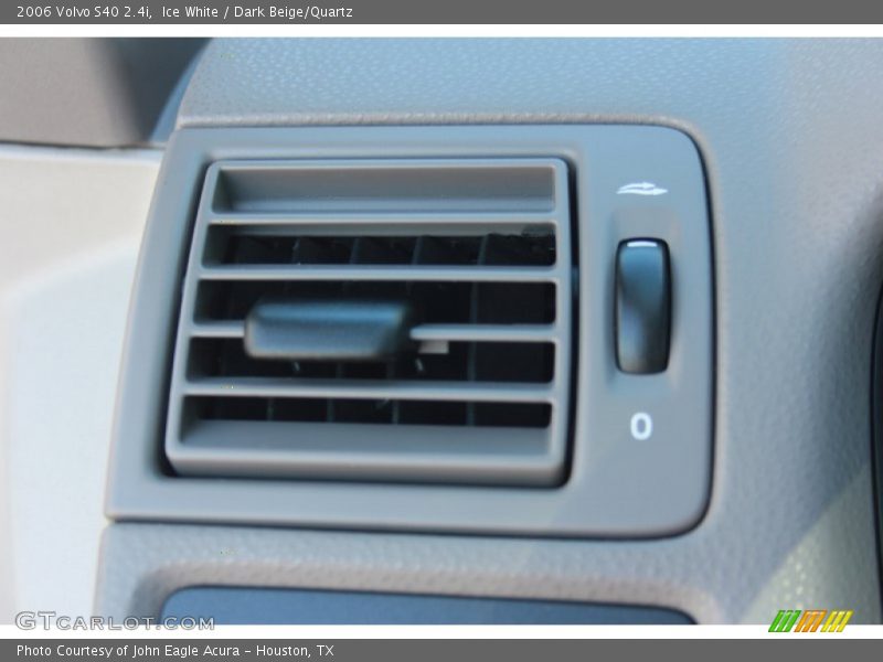 Ice White / Dark Beige/Quartz 2006 Volvo S40 2.4i