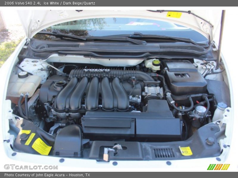 Ice White / Dark Beige/Quartz 2006 Volvo S40 2.4i