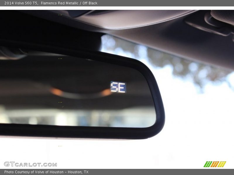 Flamenco Red Metallic / Off Black 2014 Volvo S60 T5