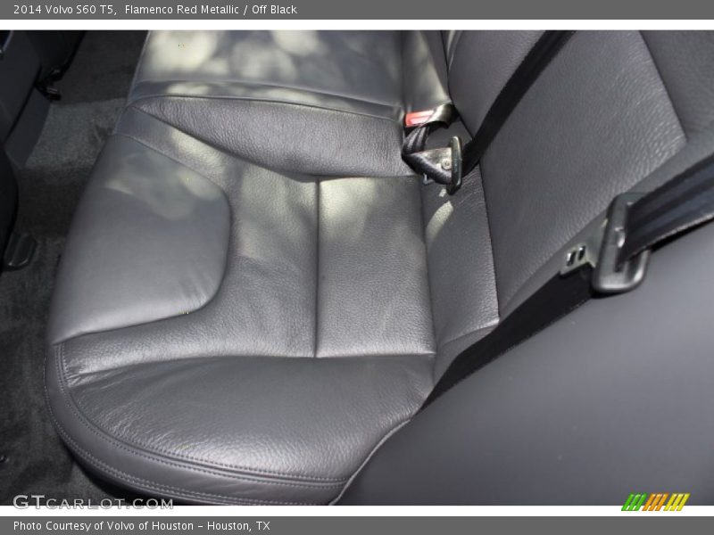 Flamenco Red Metallic / Off Black 2014 Volvo S60 T5