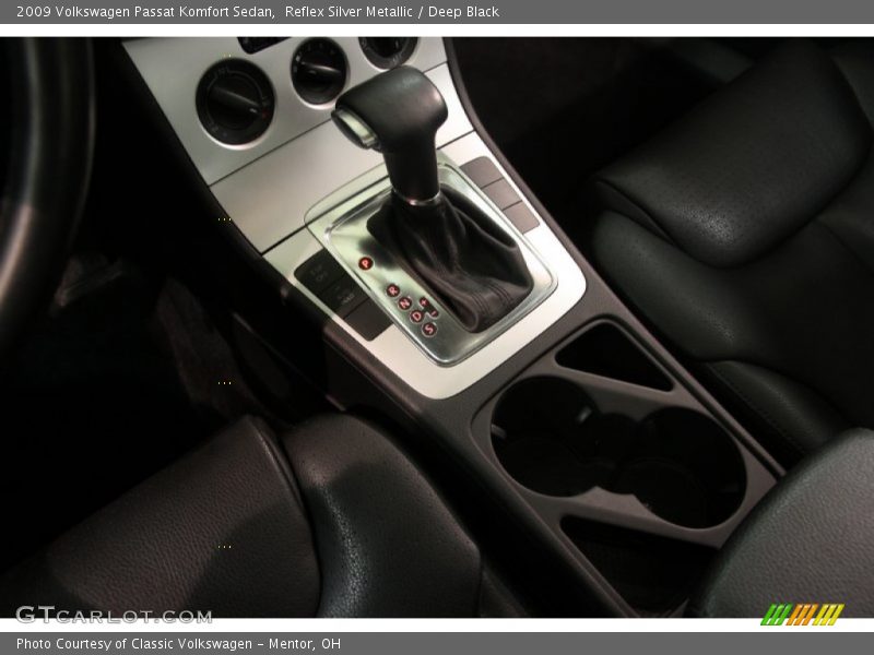 Reflex Silver Metallic / Deep Black 2009 Volkswagen Passat Komfort Sedan
