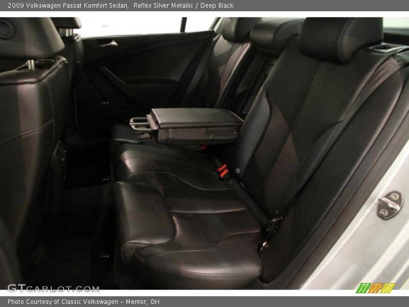 Reflex Silver Metallic / Deep Black 2009 Volkswagen Passat Komfort Sedan