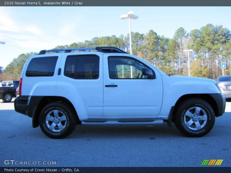 Avalanche White / Gray 2010 Nissan Xterra S