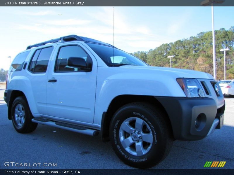 Avalanche White / Gray 2010 Nissan Xterra S