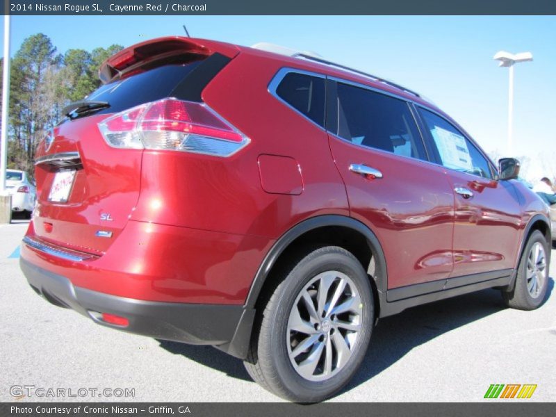 Cayenne Red / Charcoal 2014 Nissan Rogue SL