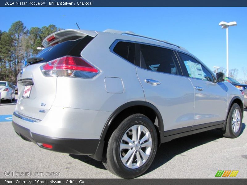 Brilliant Silver / Charcoal 2014 Nissan Rogue SV