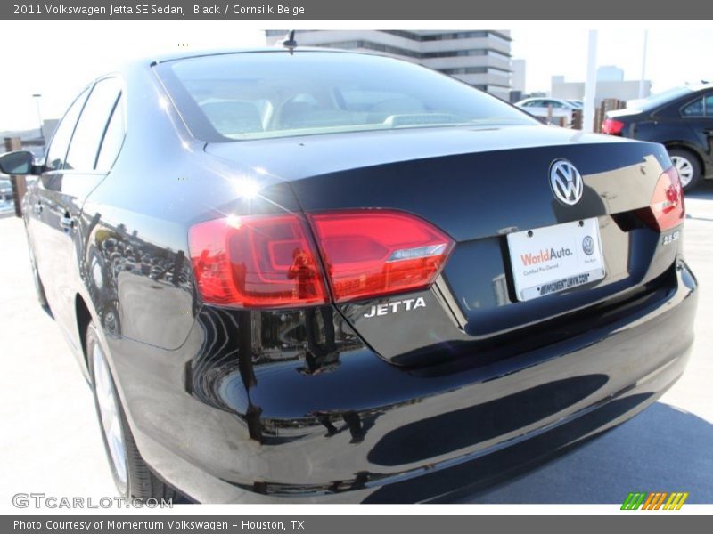 Black / Cornsilk Beige 2011 Volkswagen Jetta SE Sedan