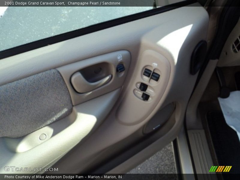 Champagne Pearl / Sandstone 2001 Dodge Grand Caravan Sport