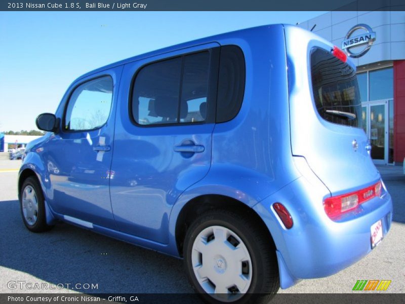 Bali Blue / Light Gray 2013 Nissan Cube 1.8 S