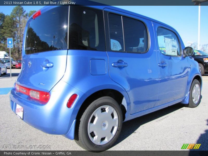 Bali Blue / Light Gray 2013 Nissan Cube 1.8 S