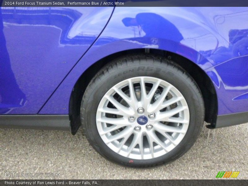  2014 Focus Titanium Sedan Wheel
