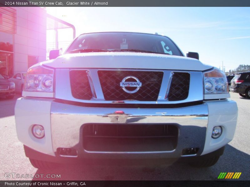 Glacier White / Almond 2014 Nissan Titan SV Crew Cab