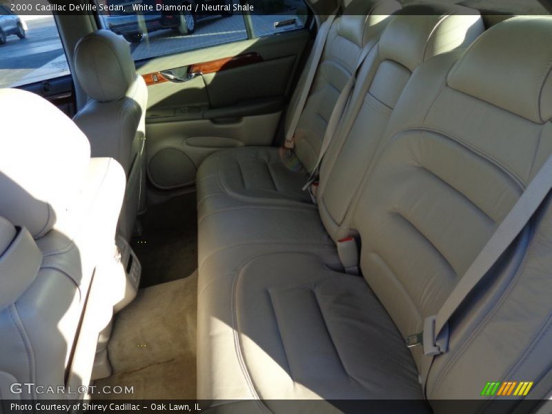 White Diamond / Neutral Shale 2000 Cadillac DeVille Sedan
