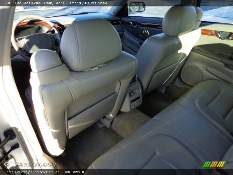 White Diamond / Neutral Shale 2000 Cadillac DeVille Sedan