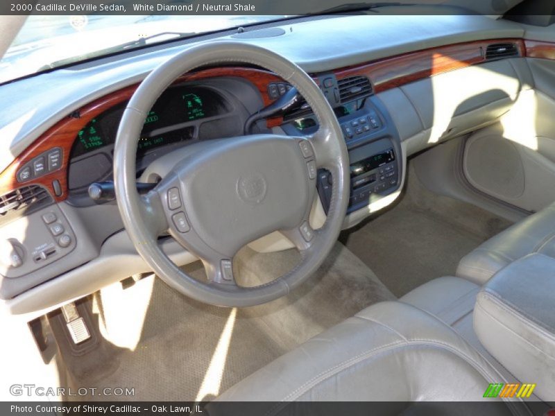 White Diamond / Neutral Shale 2000 Cadillac DeVille Sedan
