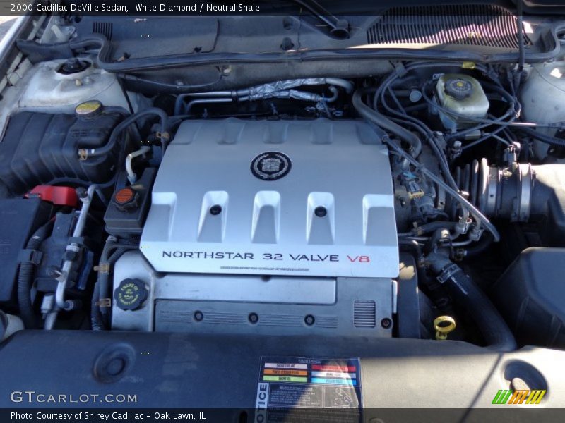 White Diamond / Neutral Shale 2000 Cadillac DeVille Sedan